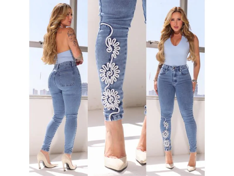 Calça Skinny Premium com Bordado