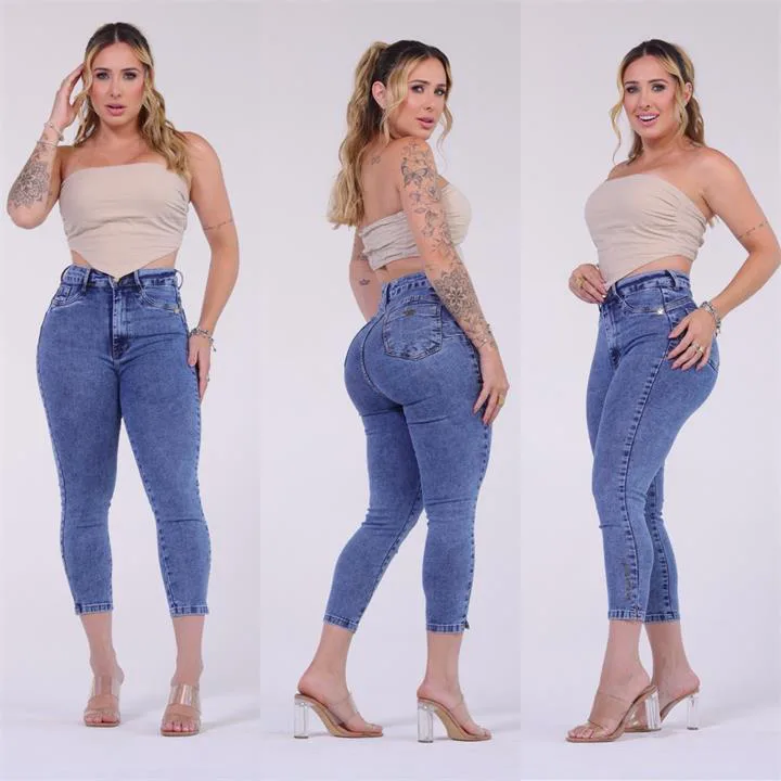 Calça Capri (Com Bordado)